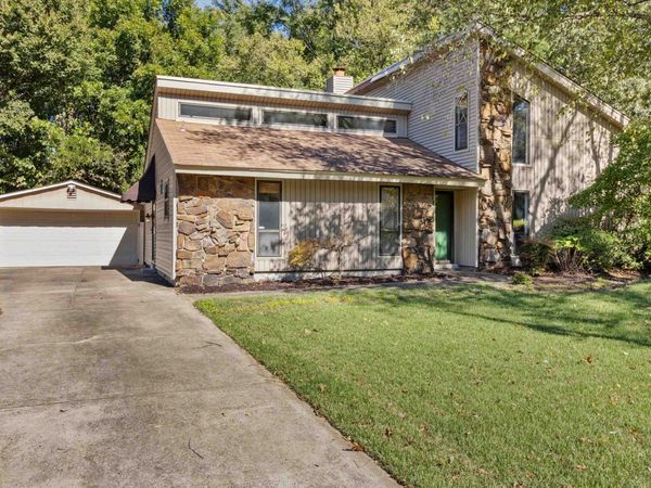 8130 SHALLOW GLEN TRL, Memphis, TN 38016