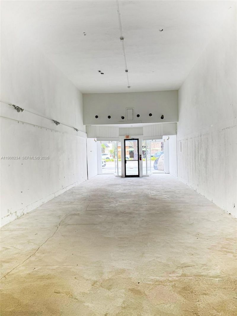 332 Miracle Mile, Coral Gables, FL 33134 Photo