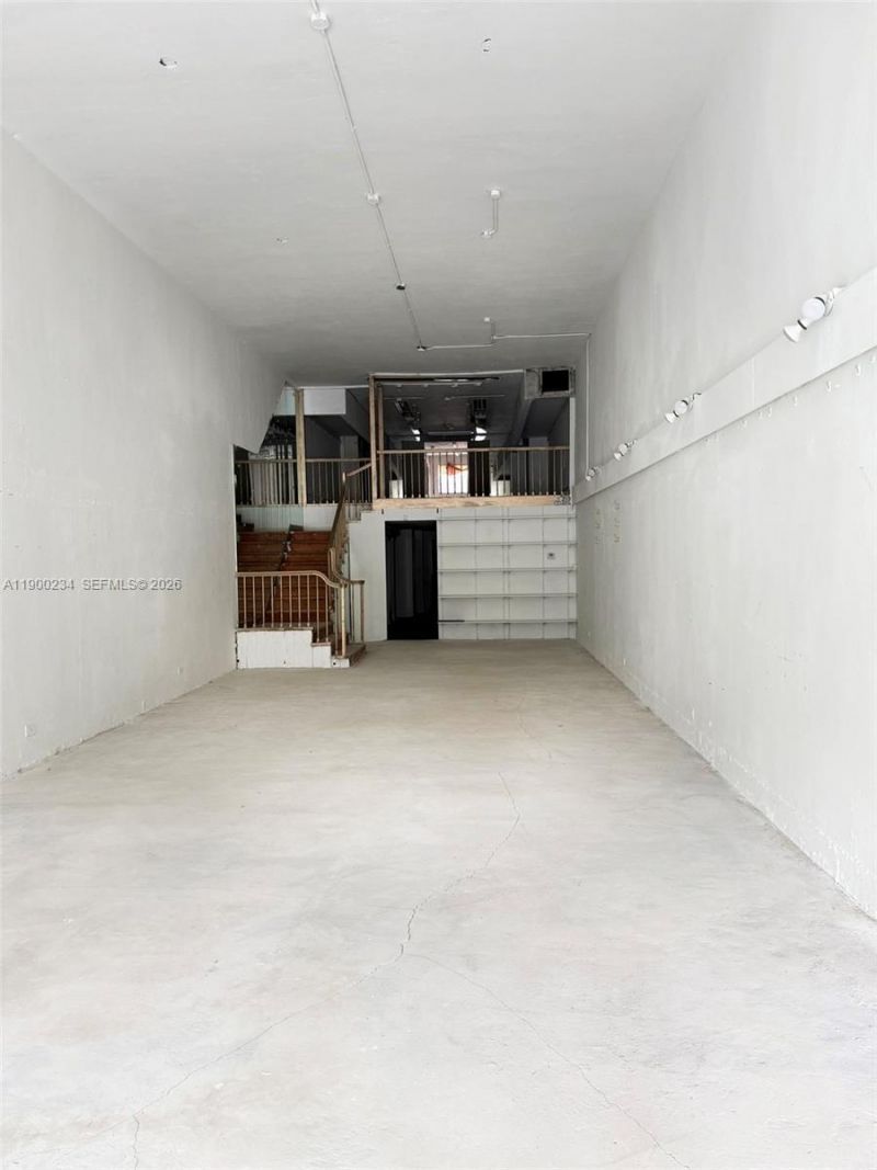 332 Miracle Mile, Coral Gables, FL 33134 Photo