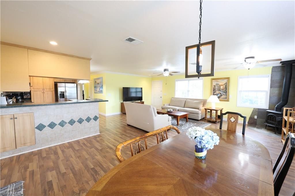 8642 Whispering Pines Dr, Saint James City, FL 33956 Photo