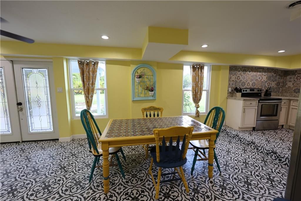 8642 Whispering Pines Dr, Saint James City, FL 33956 Photo