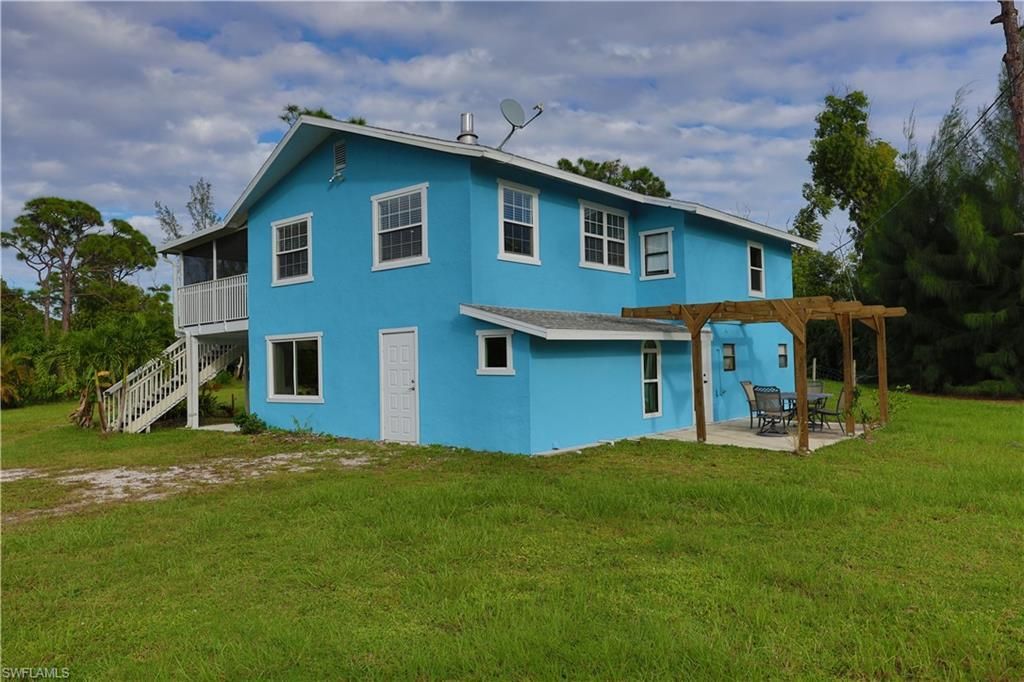 8642 Whispering Pines Dr, Saint James City, FL 33956 Photo