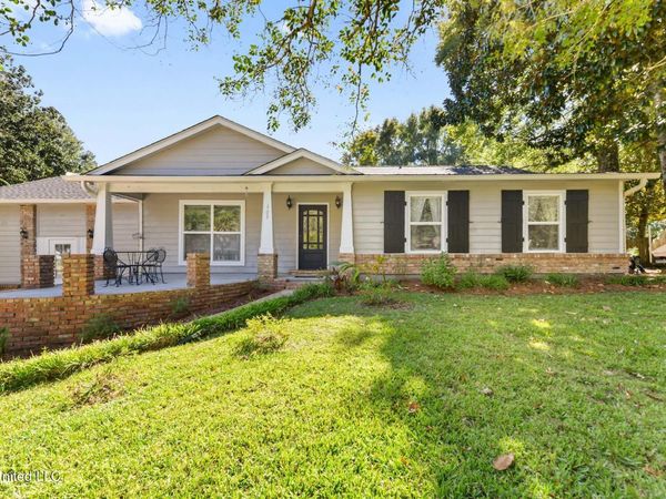 105 Reynolds Circle, Ocean Springs, MS 39564