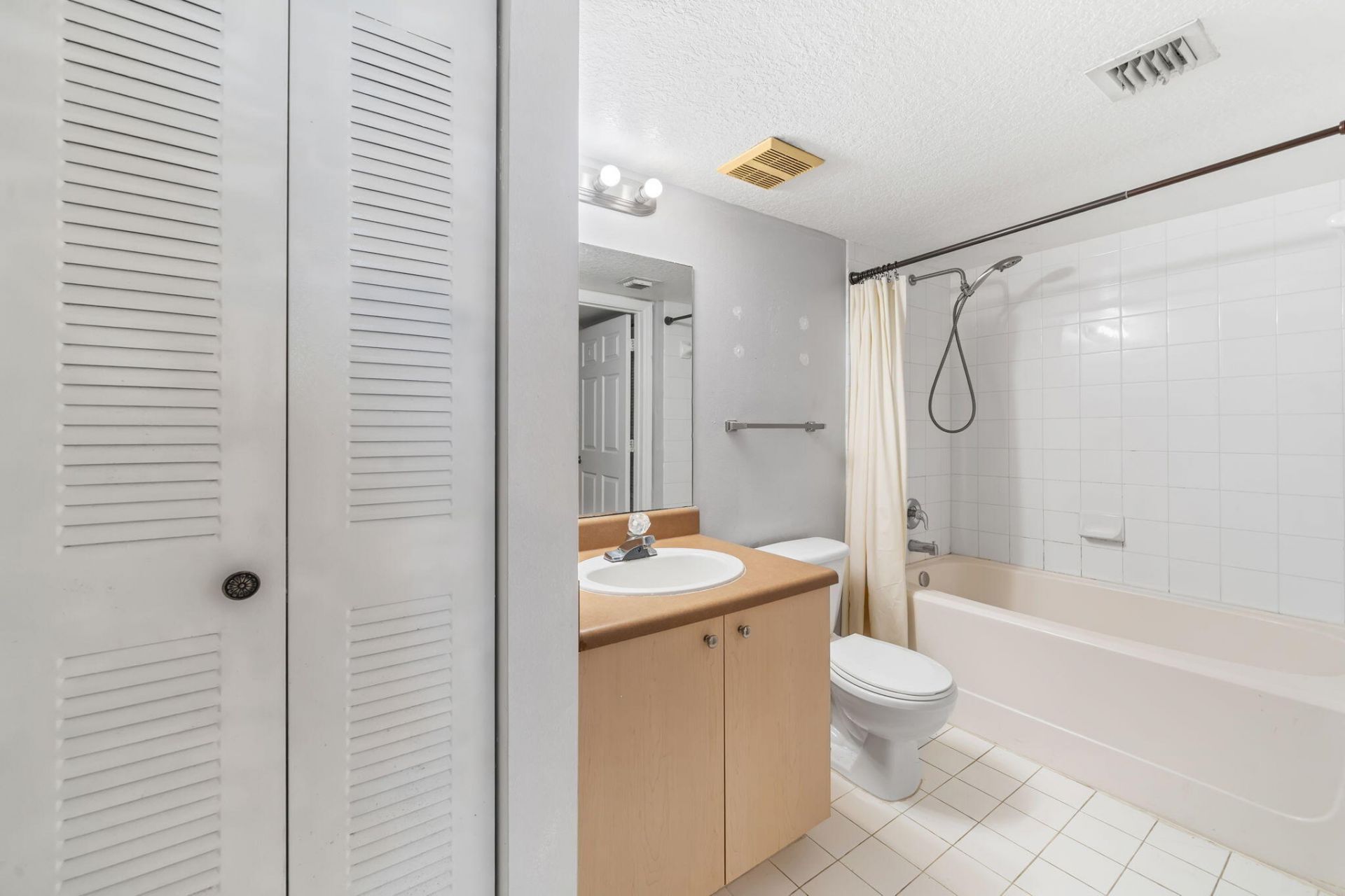 4241 San Marino Boulevard, Unit 103, West Palm Beach, FL 33409 Photo