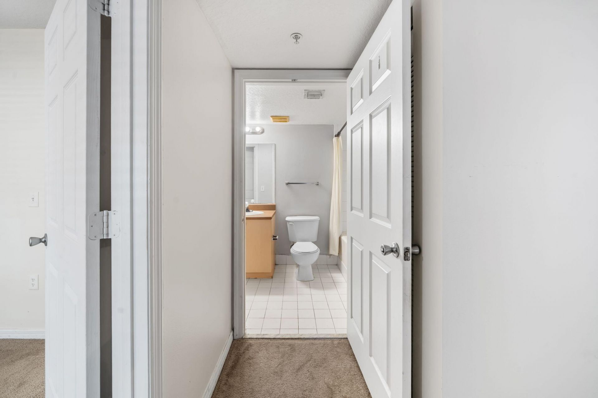 4241 San Marino Boulevard, Unit 103, West Palm Beach, FL 33409 Photo