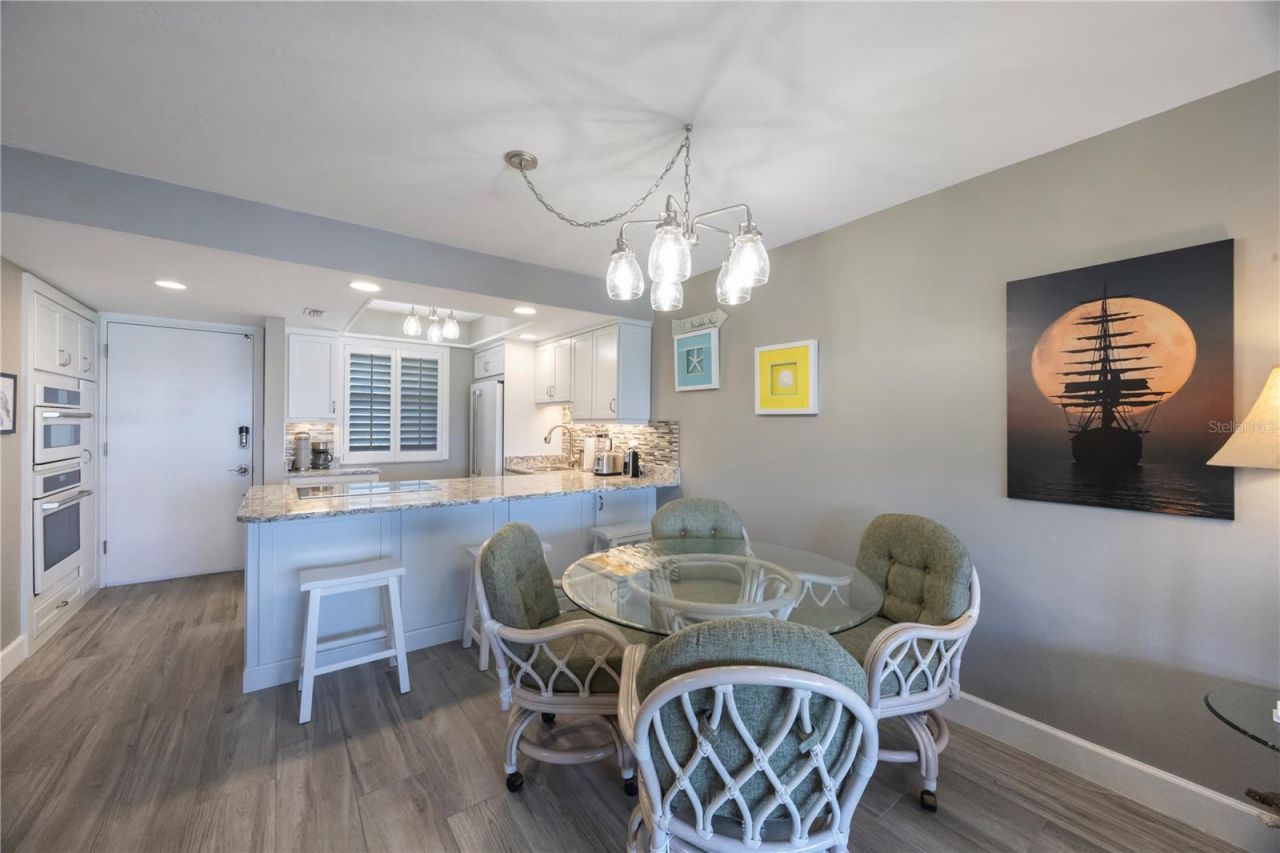 4350 Chatham Drive, Unit E307, Longboat Key, FL 34228 Photo