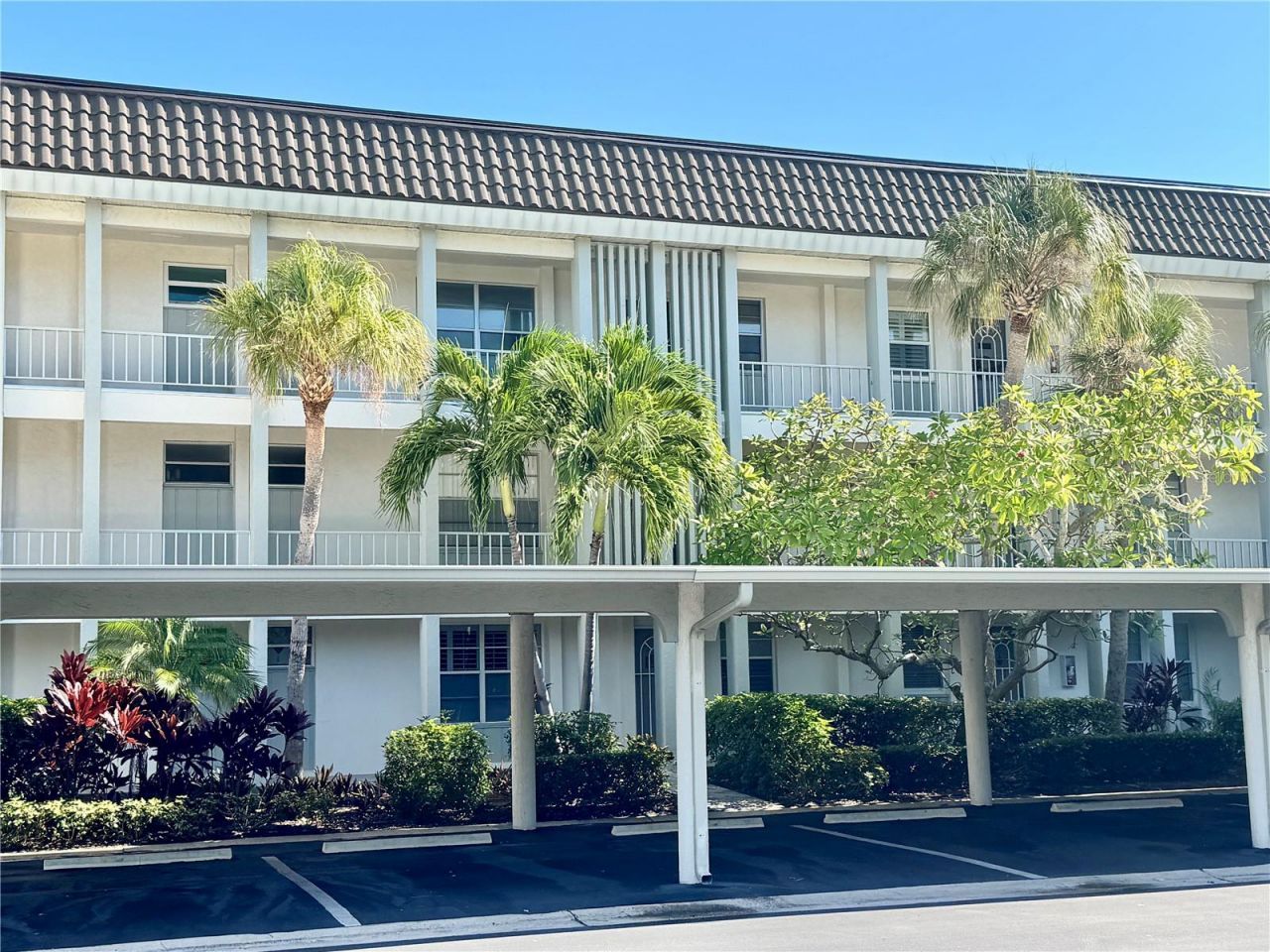 4350 Chatham Drive, Unit E307, Longboat Key, FL 34228 Photo