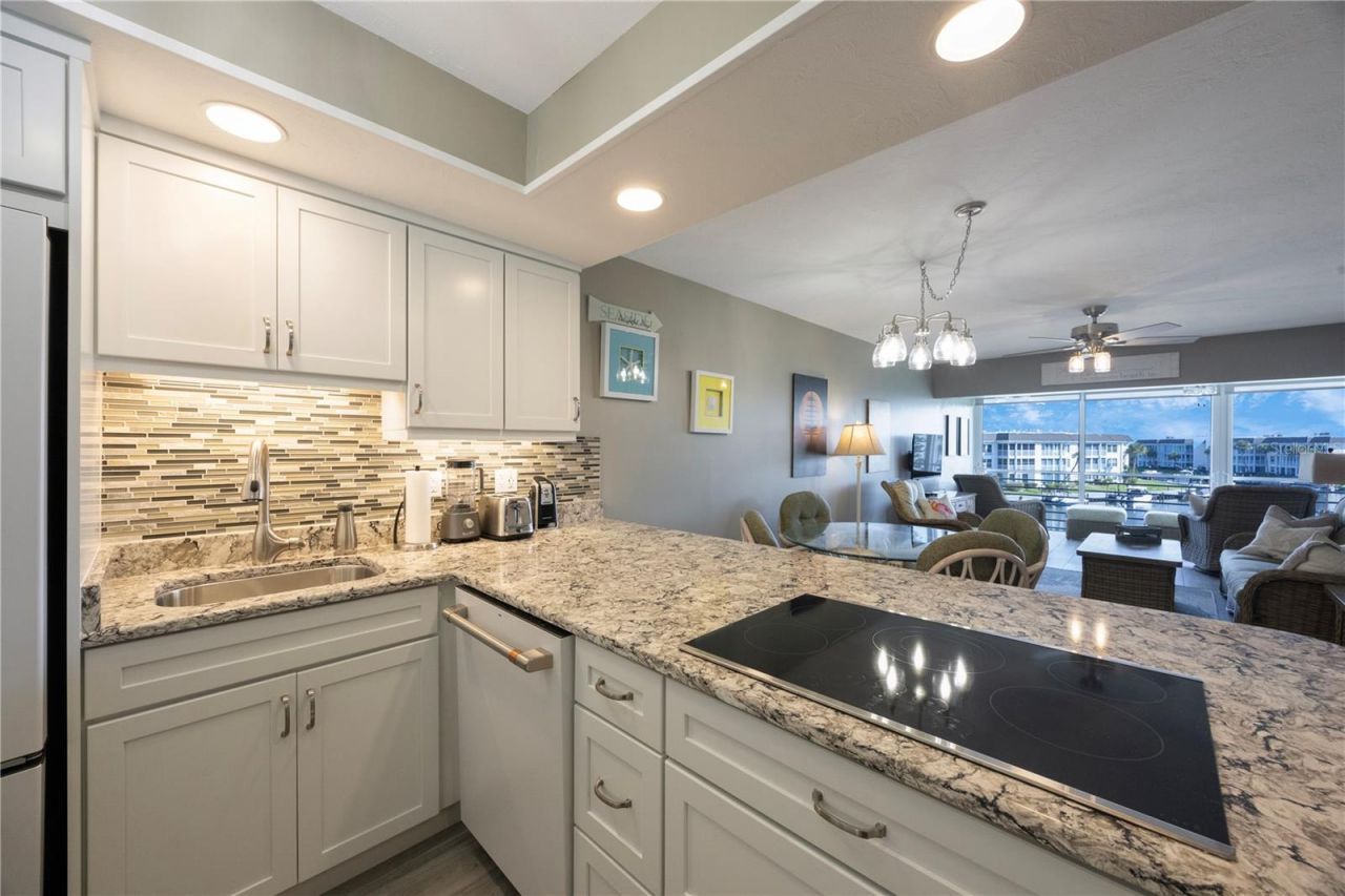 4350 Chatham Drive, Unit E307, Longboat Key, FL 34228 Photo