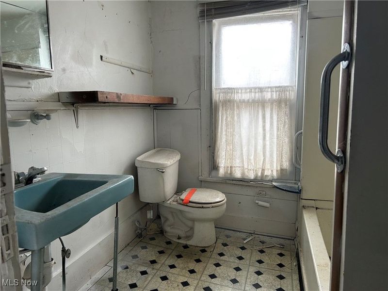 200 Central Avenue, Tiltonsville, OH 43963 Photo 9