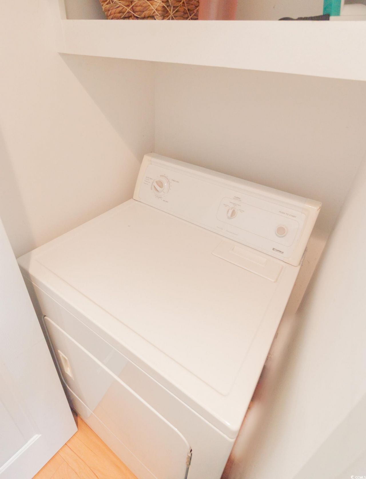 697 Tupelo Ln. Photo 7