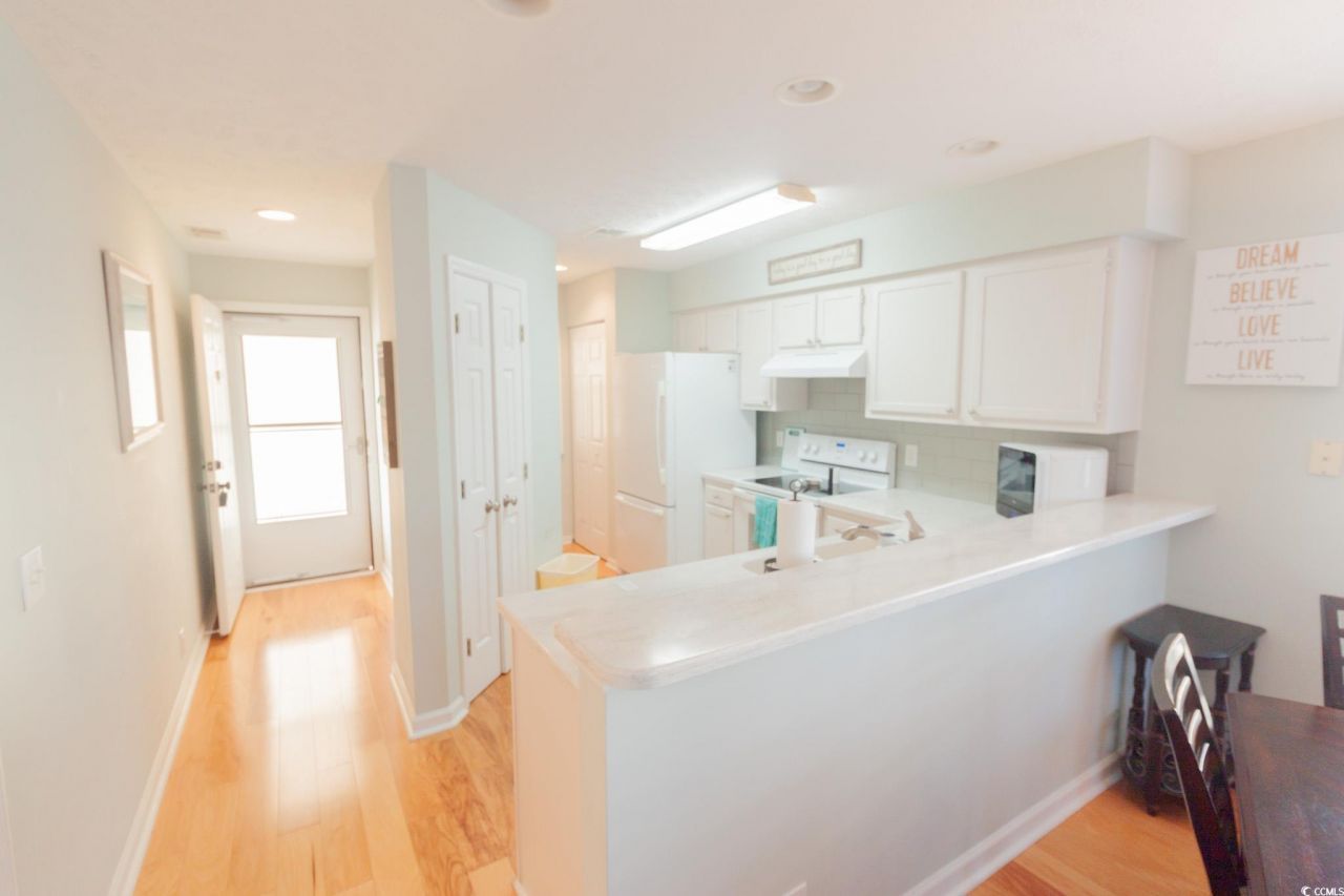 697 Tupelo Ln. Photo 8