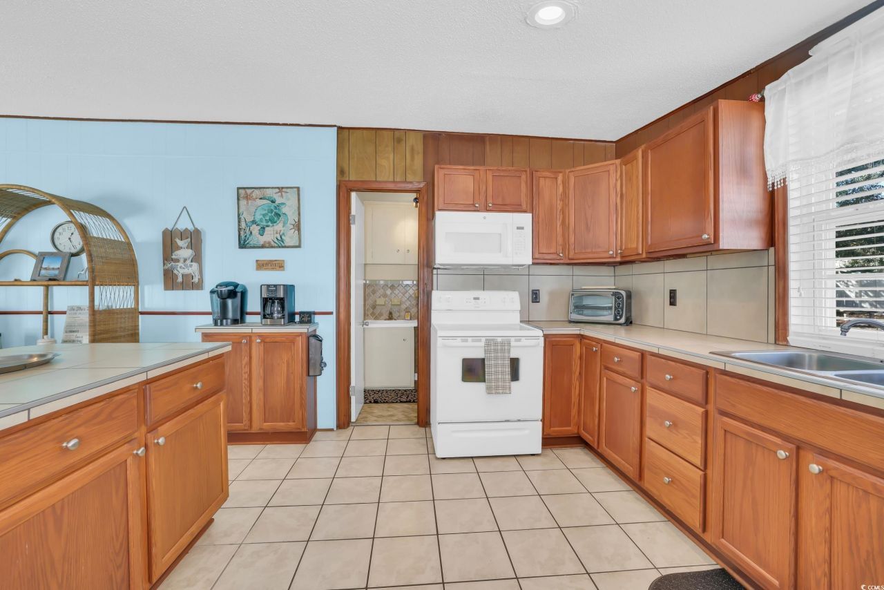 1902 Edge Dr. Photo 11