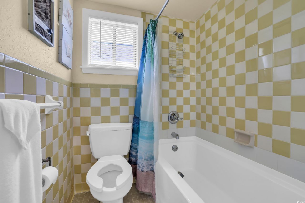 1902 Edge Dr. Photo 17