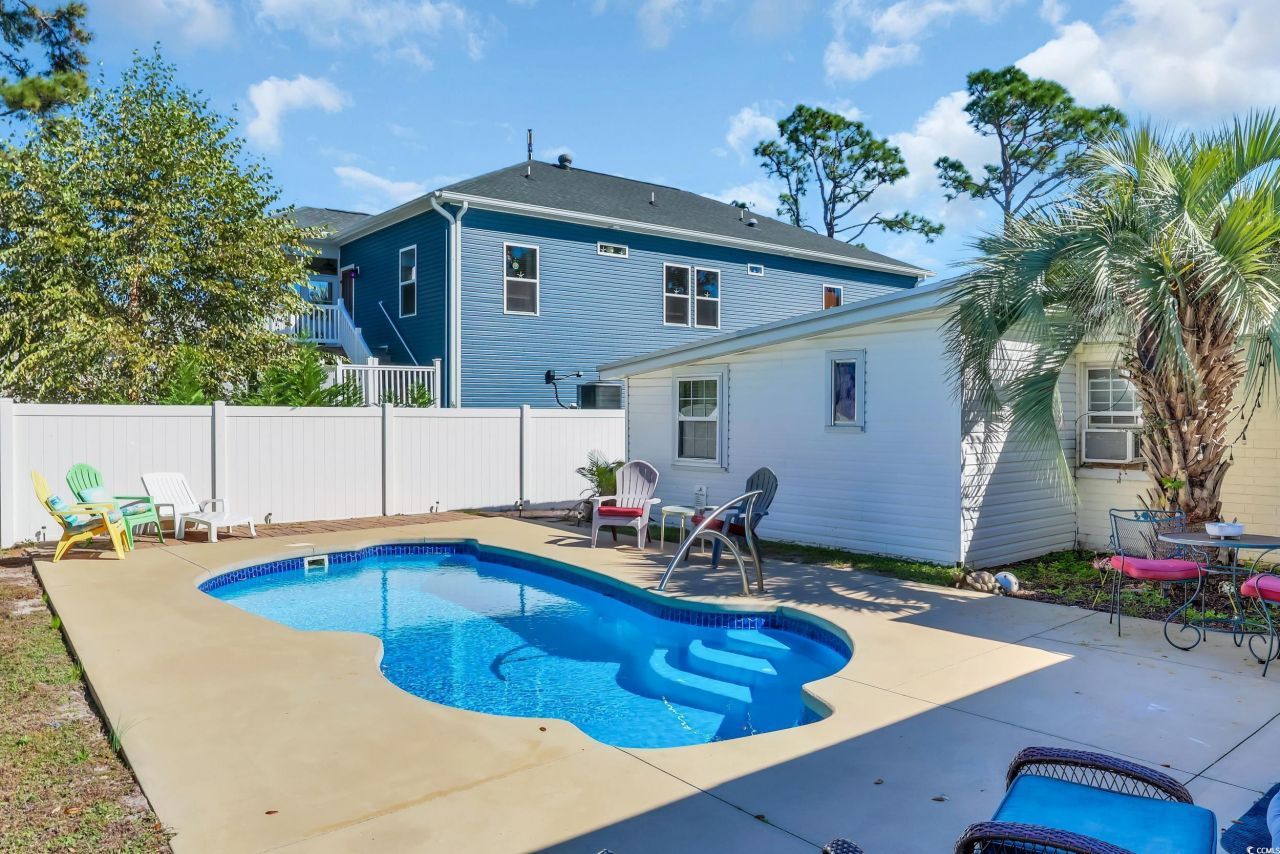 1902 Edge Dr. Photo 25