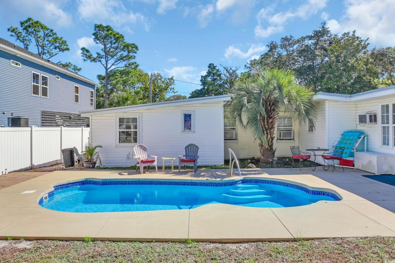 1902 Edge Dr. Photo 26