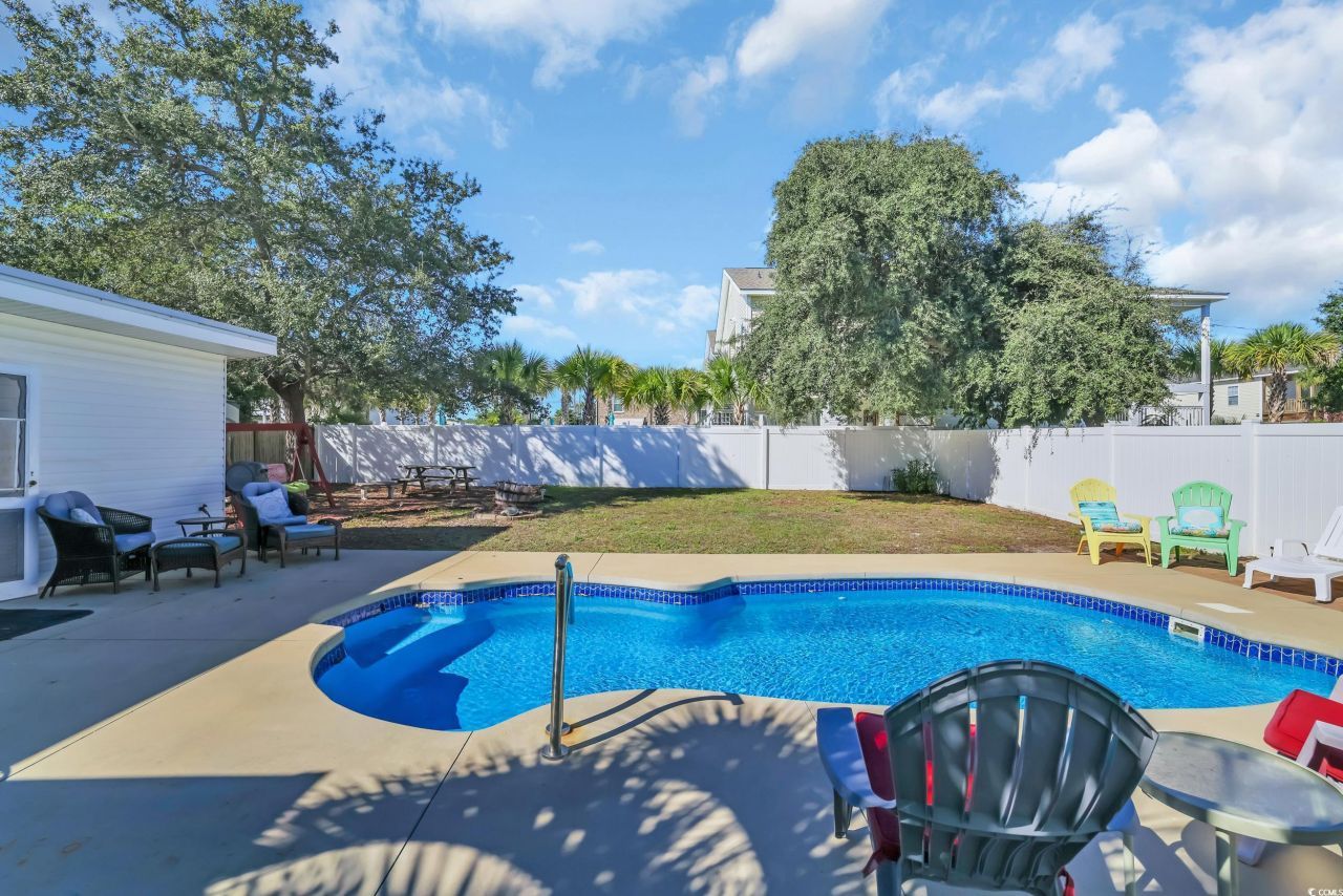 1902 Edge Dr. Photo 28