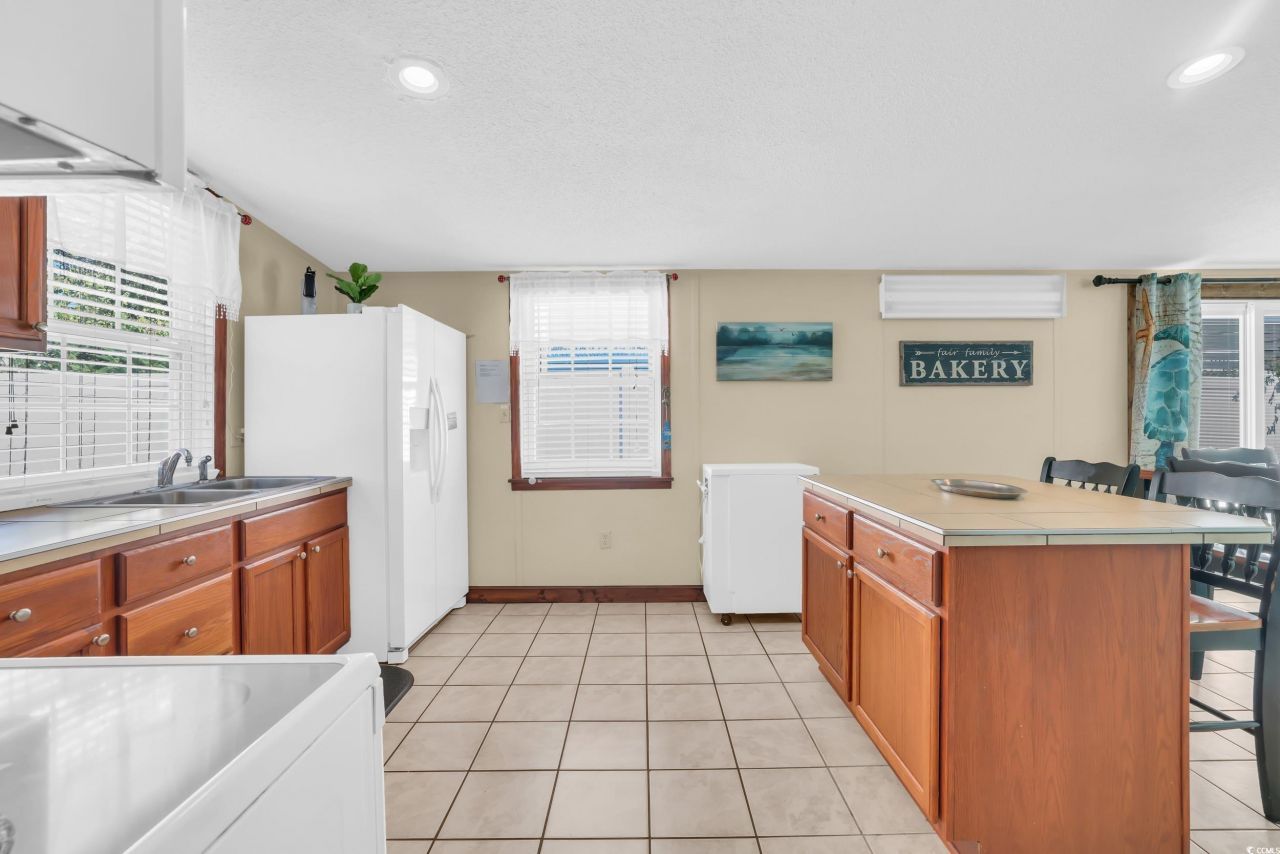 1902 Edge Dr. Photo 8