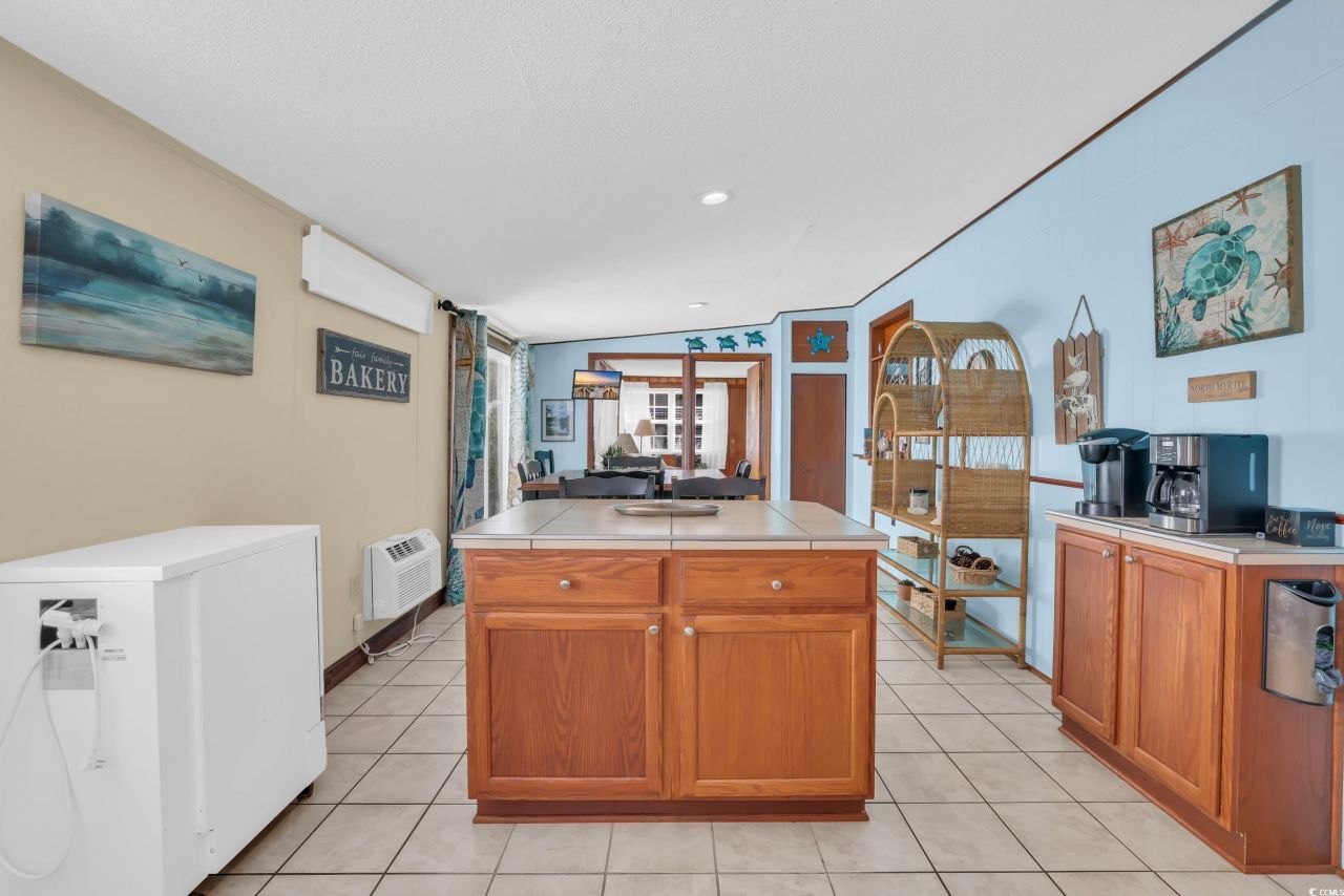 1902 Edge Dr. Photo 9