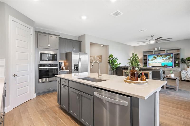 6369 NW Cloverdale Ave, Port Saint Lucie, FL 34987 Photo