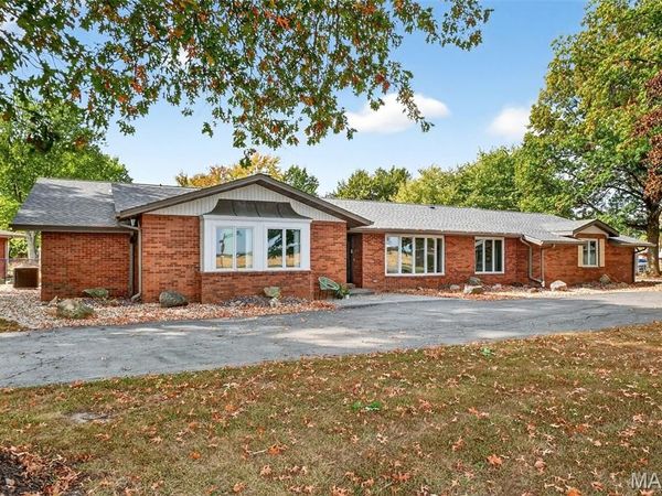 313 Hazelwood Drive, Alhambra, IL 62001