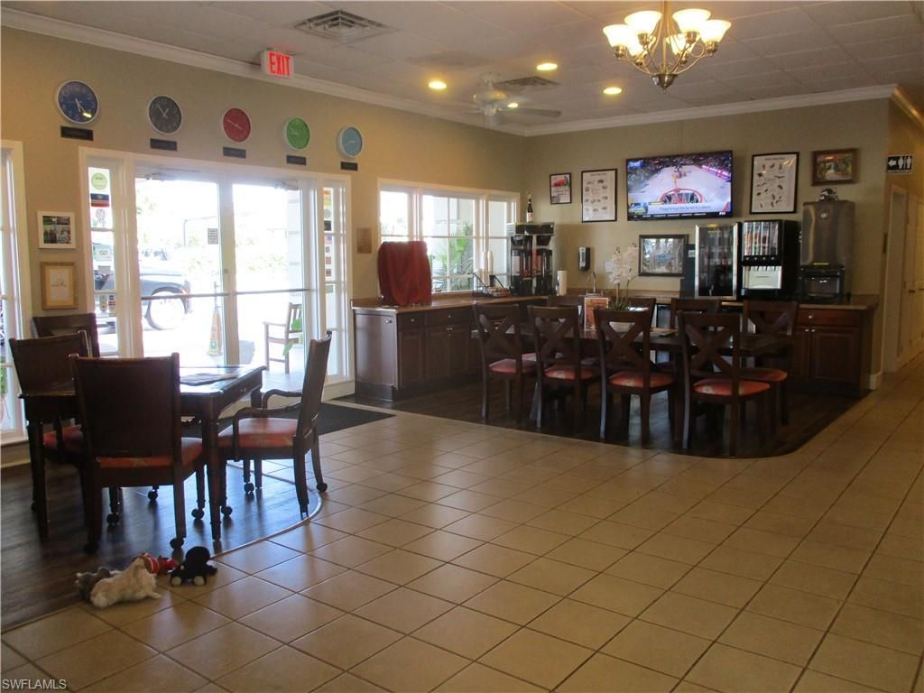 2555 9th St N, Unit 131, Naples, FL 34103 Photo