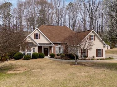 4838 Netherlands Place, Flowery Branch, GA 30542