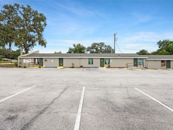 2200 S BAY STREET, EUSTIS, FL 32726