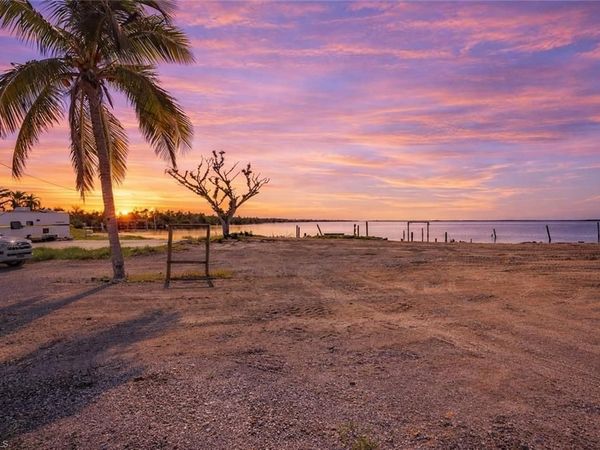4225-4227 Pine Island RD NW, MATLACHA, FL 33993