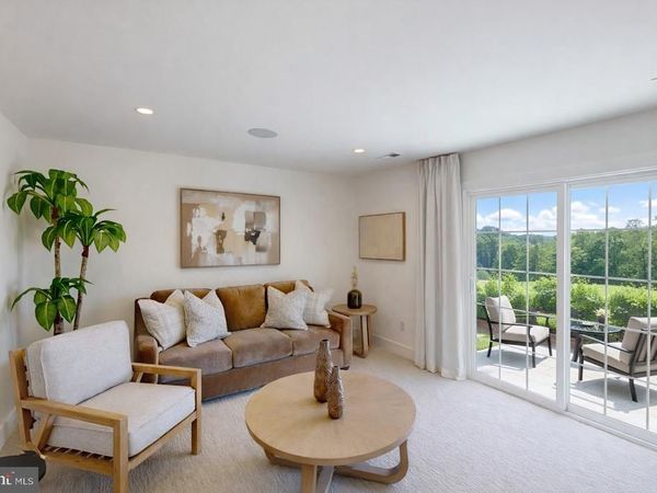 6 LITTLE POND DRIVE, LAUREL SPRINGS, NJ 08021