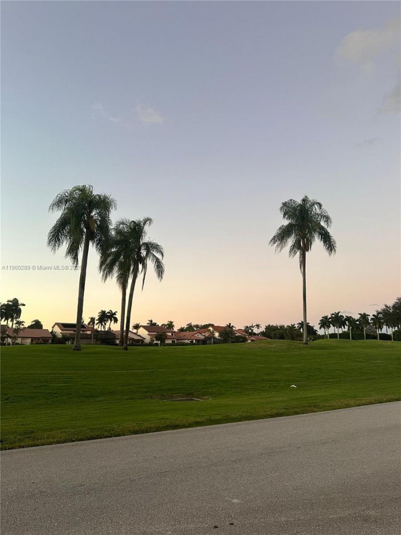 7472 La Paz Blvd, Unit 301, Boca Raton, FL 33433 Photo