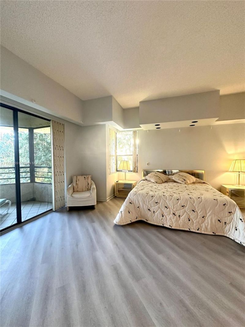 7472 La Paz Blvd, Unit 301, Boca Raton, FL 33433 Photo