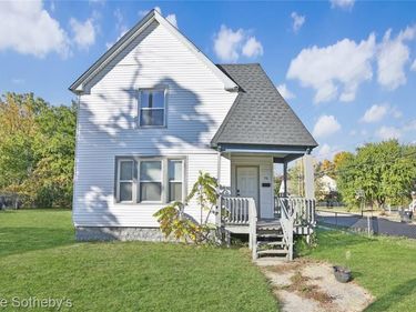 75 Mathews Street, Pontiac, MI 48342