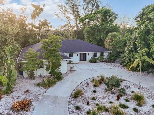 635 TROPICAL CIRCLE, SARASOTA, FL 34242