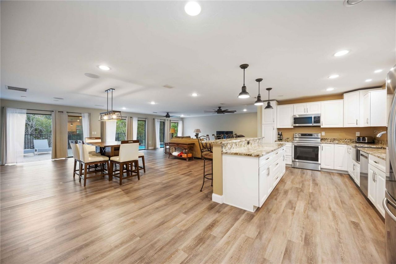 635 Tropical Circle, Sarasota, FL 34242 Photo