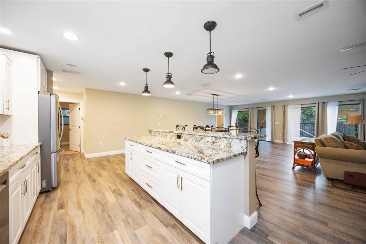 635 Tropical Circle, Sarasota, FL 34242 Photo