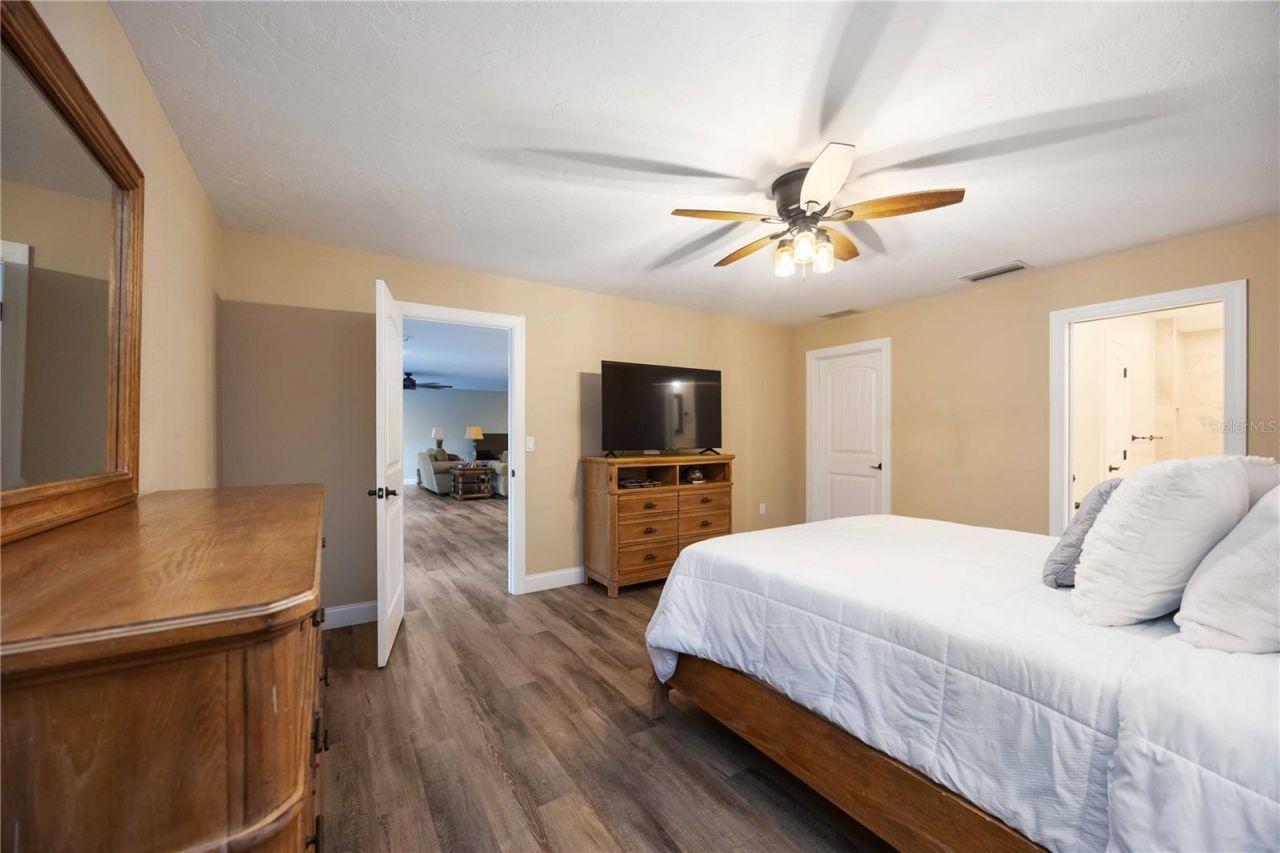 635 Tropical Circle, Sarasota, FL 34242 Photo