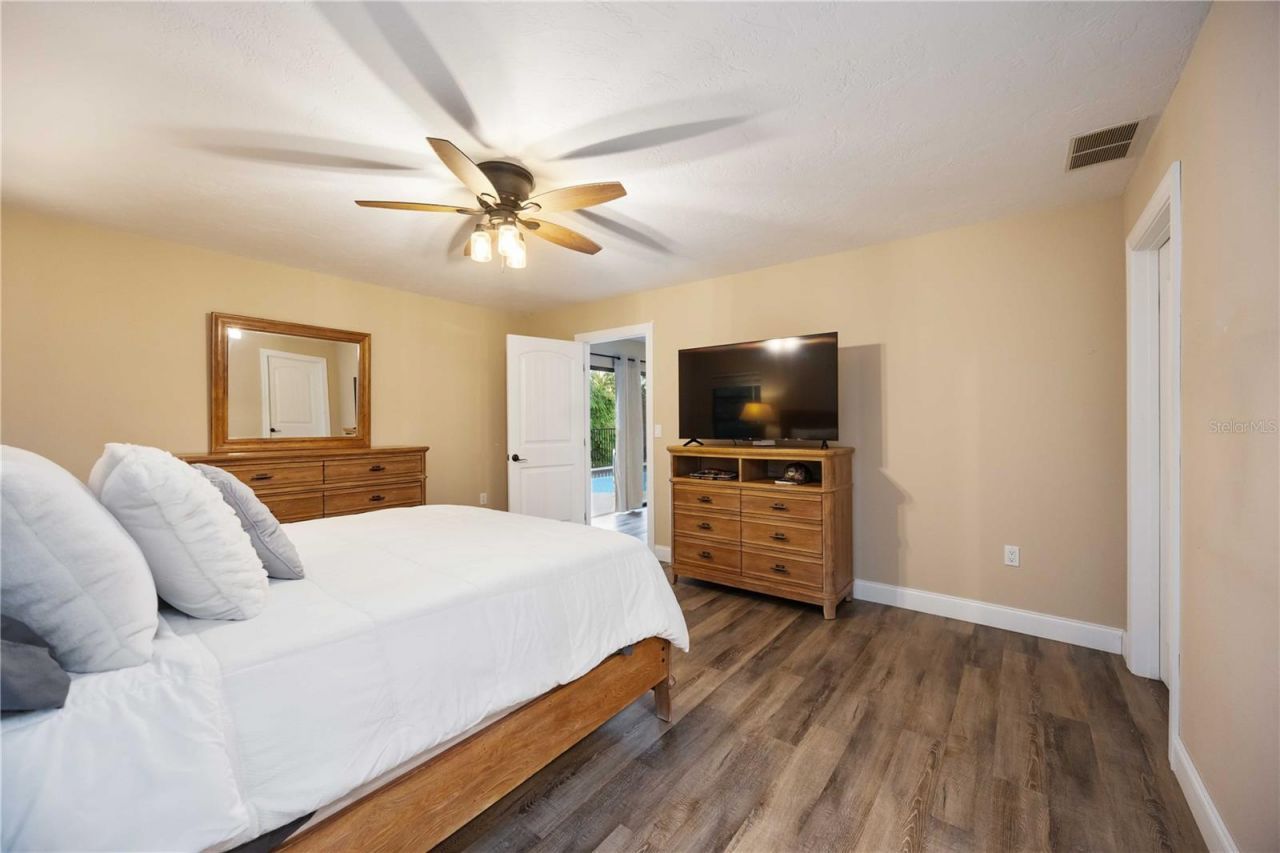 635 Tropical Circle, Sarasota, FL 34242 Photo