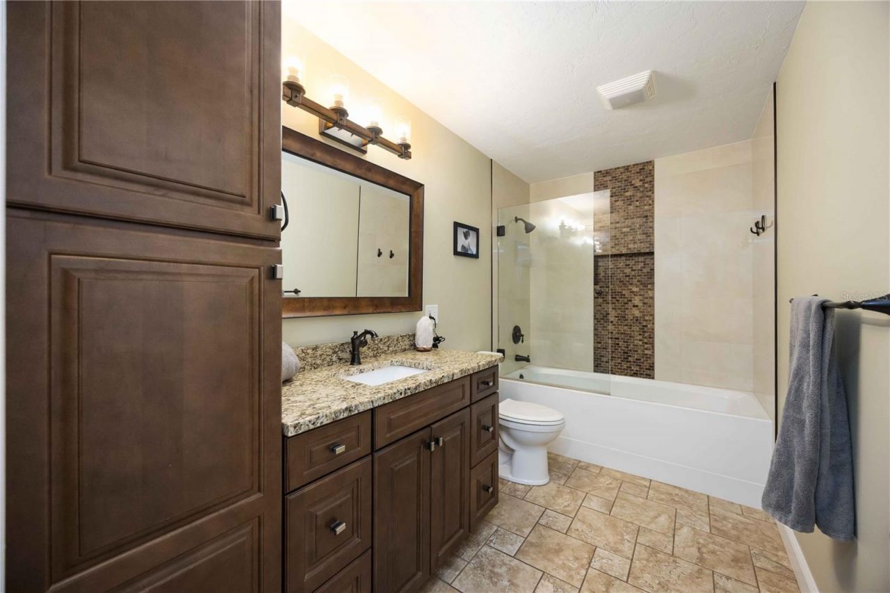 635 Tropical Circle, Sarasota, FL 34242 Photo