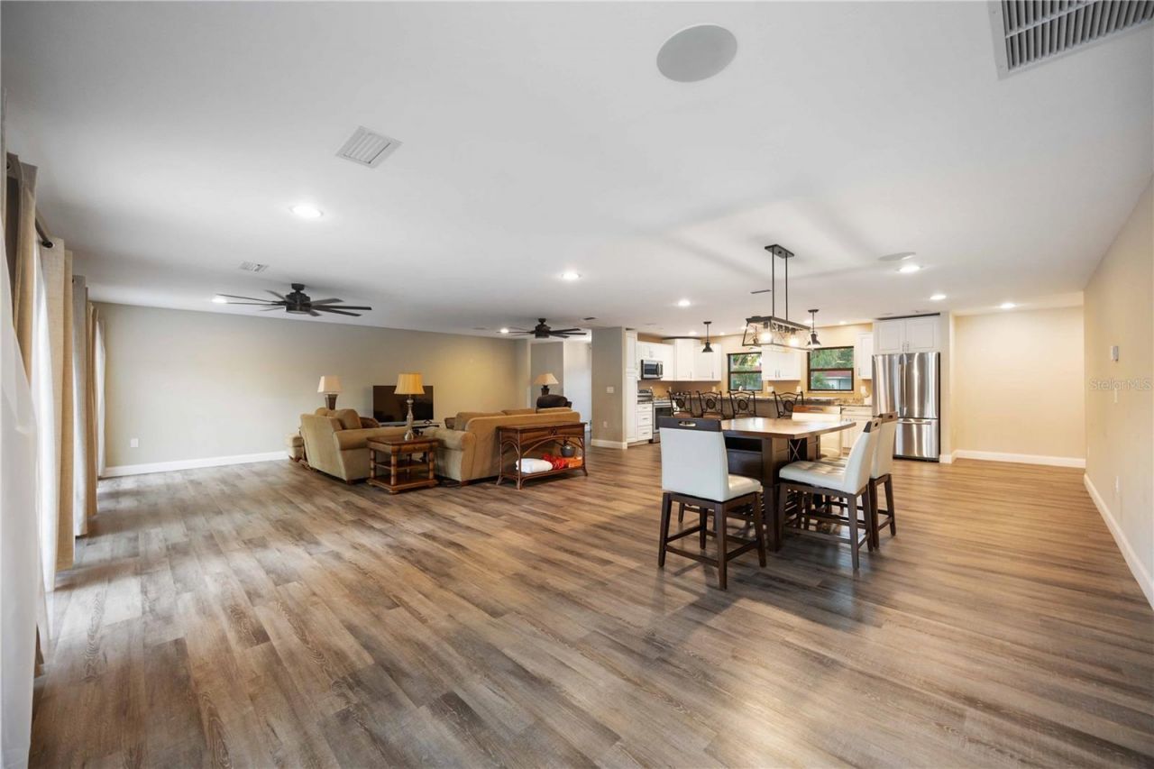 635 Tropical Circle, Sarasota, FL 34242 Photo