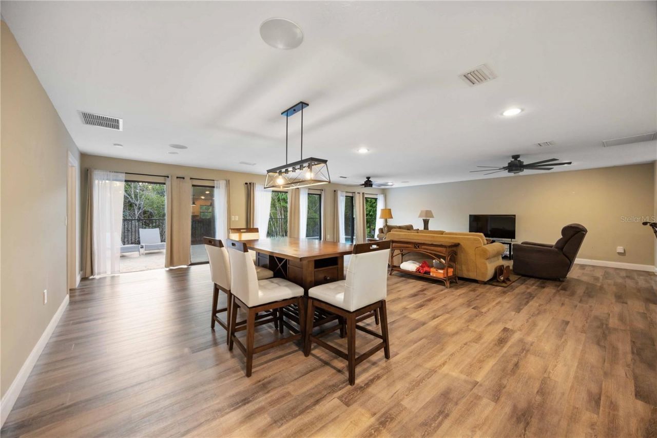 635 Tropical Circle, Sarasota, FL 34242 Photo