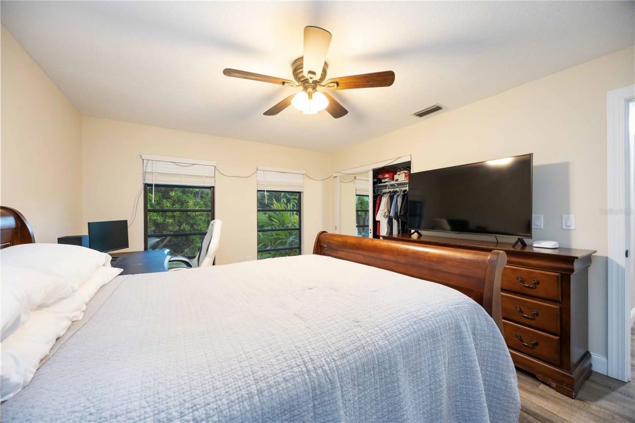 635 Tropical Circle, Sarasota, FL 34242 Photo