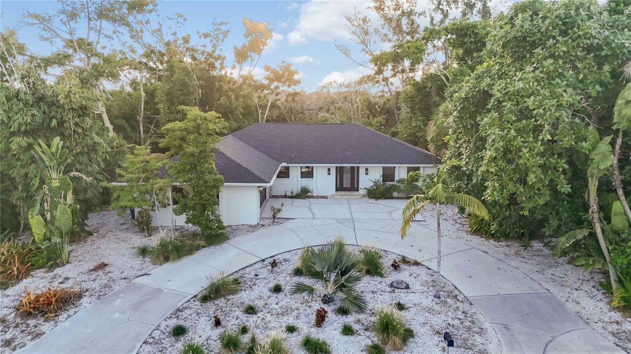 635 Tropical Circle, Sarasota, FL 34242 Photo