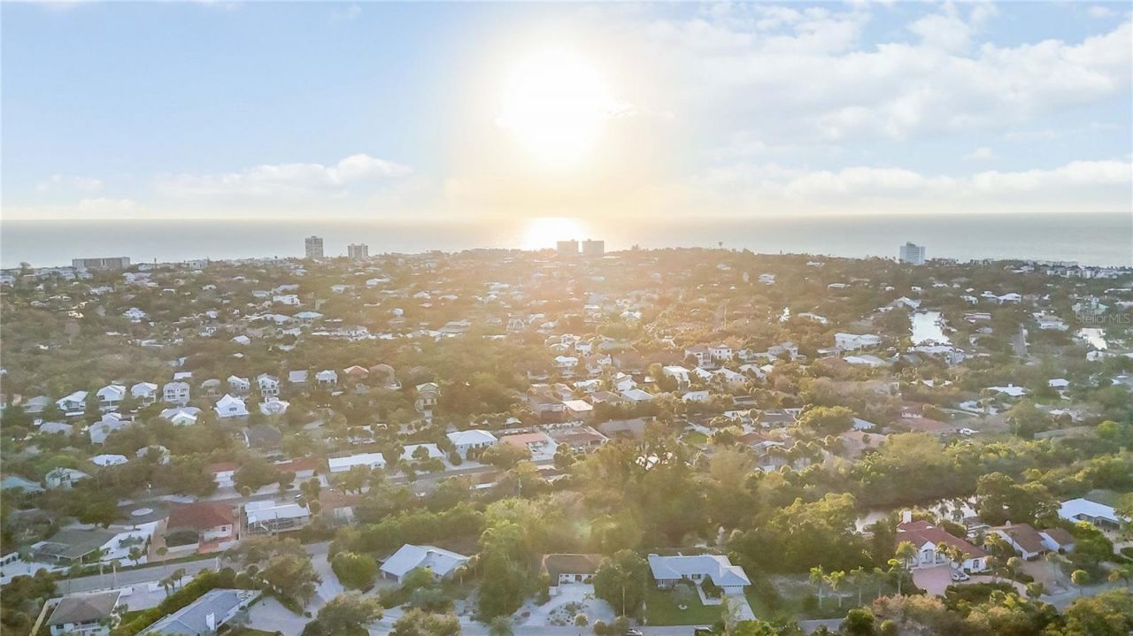 635 Tropical Circle, Sarasota, FL 34242 Photo