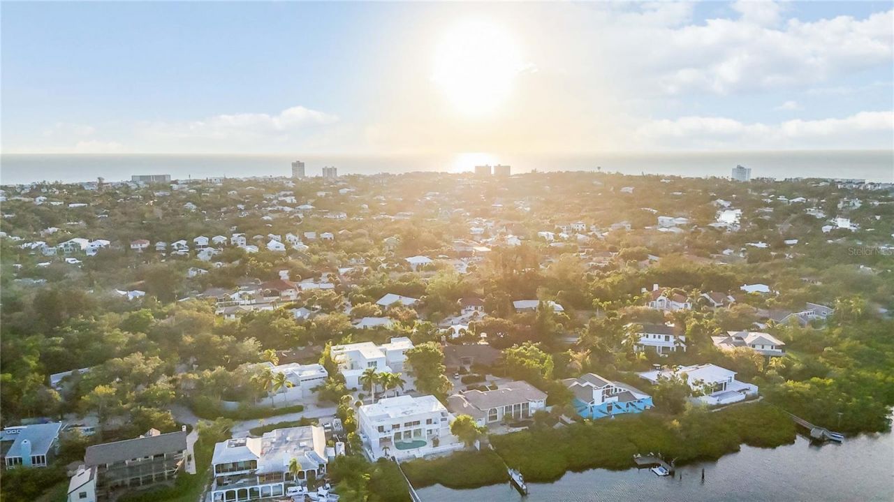 635 Tropical Circle, Sarasota, FL 34242 Photo