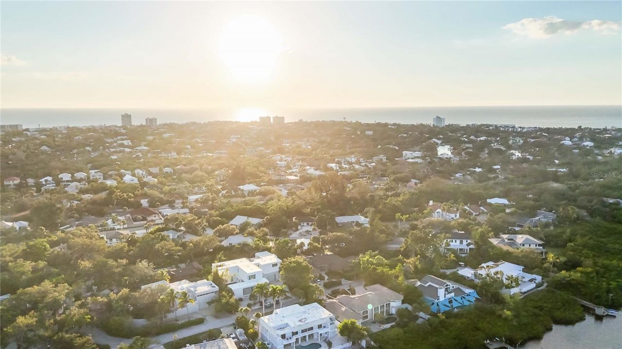 635 Tropical Circle, Sarasota, FL 34242 Photo