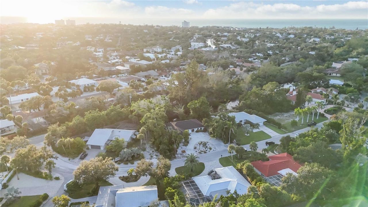 635 Tropical Circle, Sarasota, FL 34242 Photo