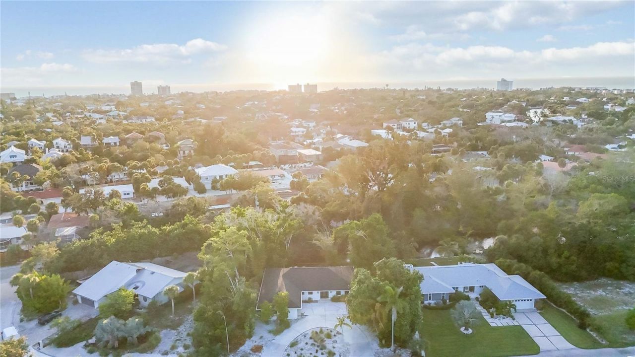 635 Tropical Circle, Sarasota, FL 34242 Photo