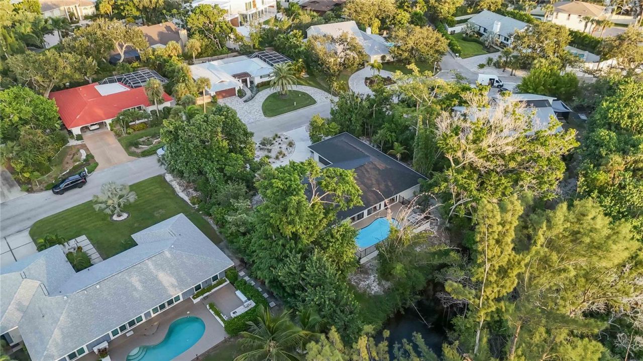 635 Tropical Circle, Sarasota, FL 34242 Photo