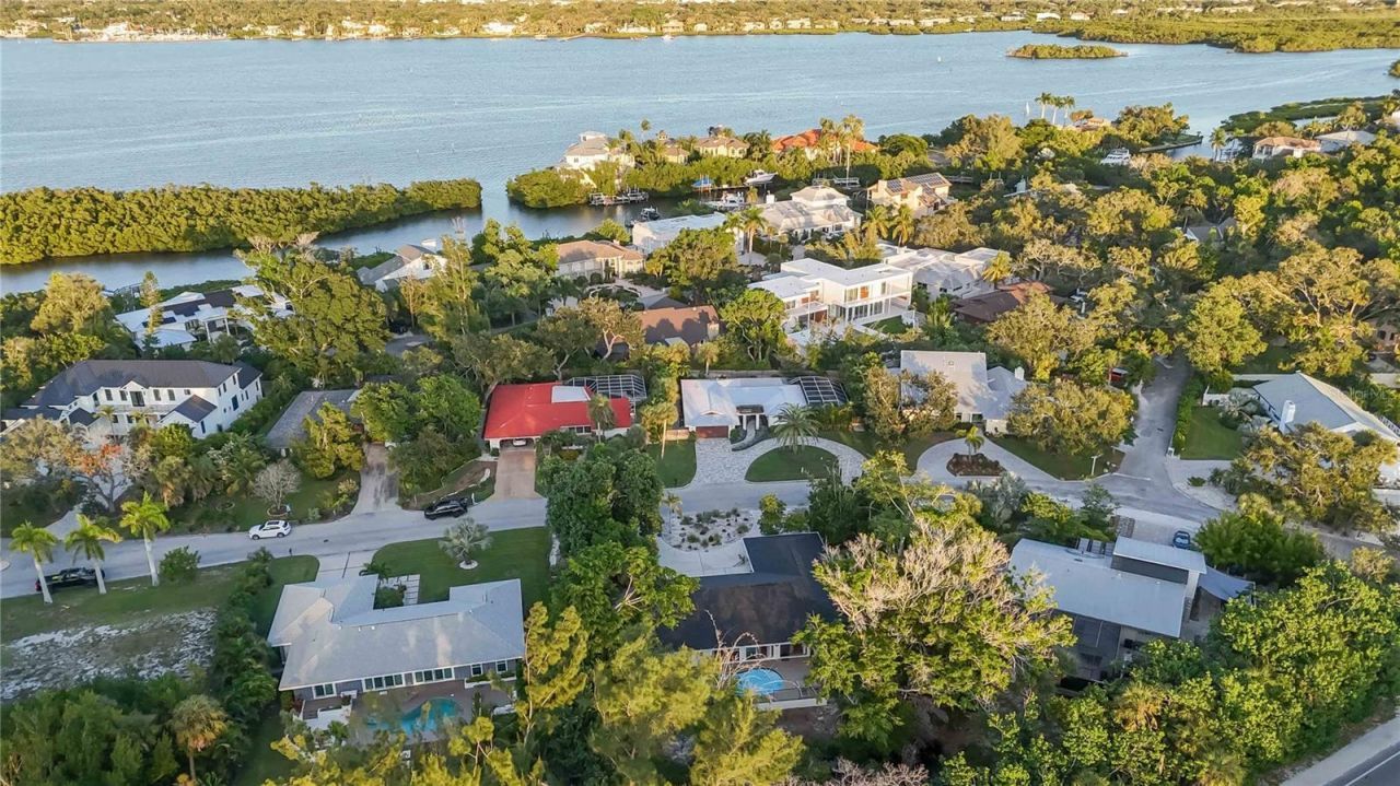 635 Tropical Circle, Sarasota, FL 34242 Photo