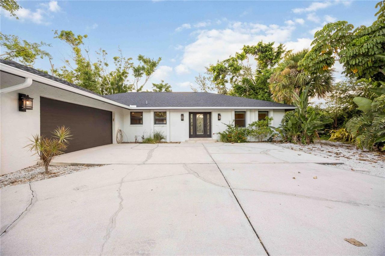 635 Tropical Circle, Sarasota, FL 34242 Photo